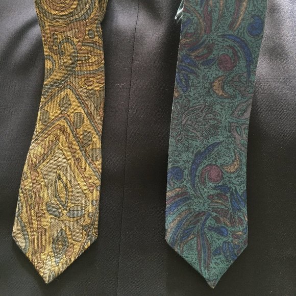 Stylish pair of Men's Silk Ties - Picture 1 of 3